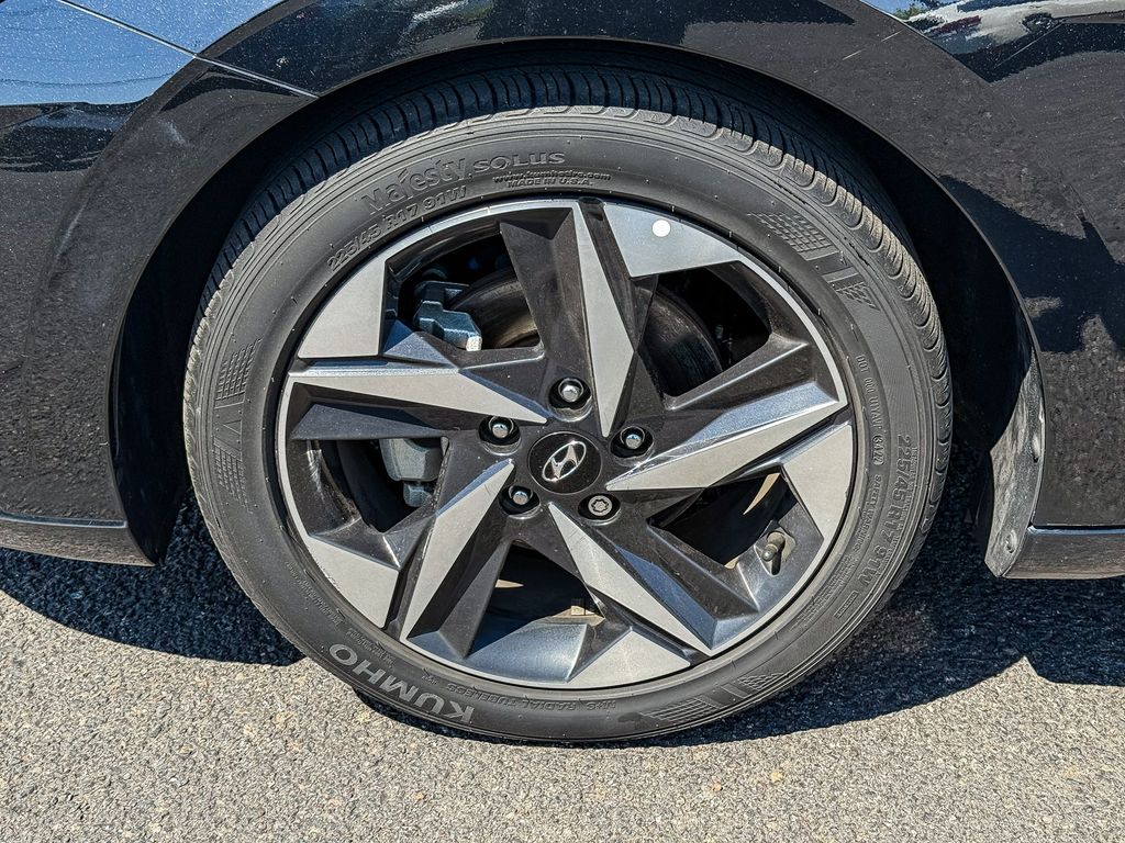 Thumbnail: 2023 Hyundai Elantra - 22