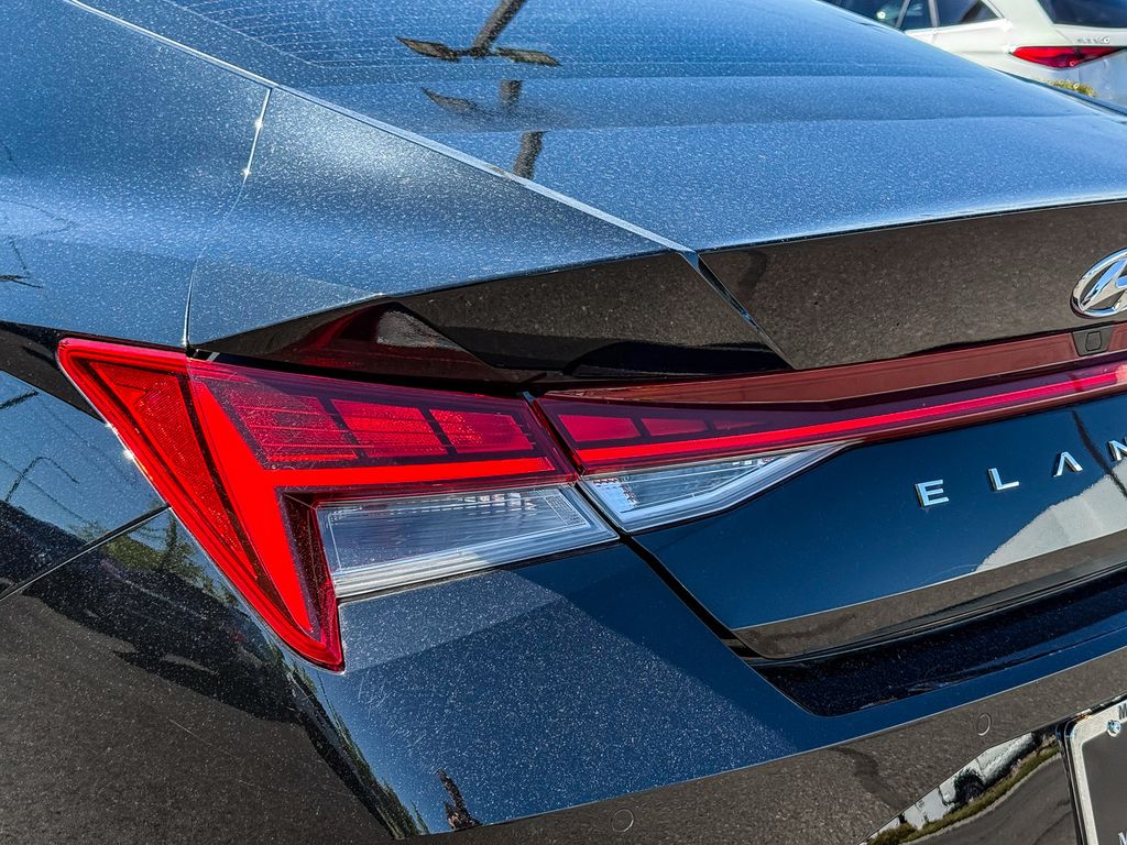 Thumbnail: 2023 Hyundai Elantra - 21