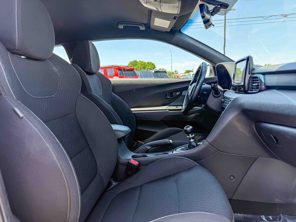 Thumbnail: 2020 Hyundai Veloster - 9