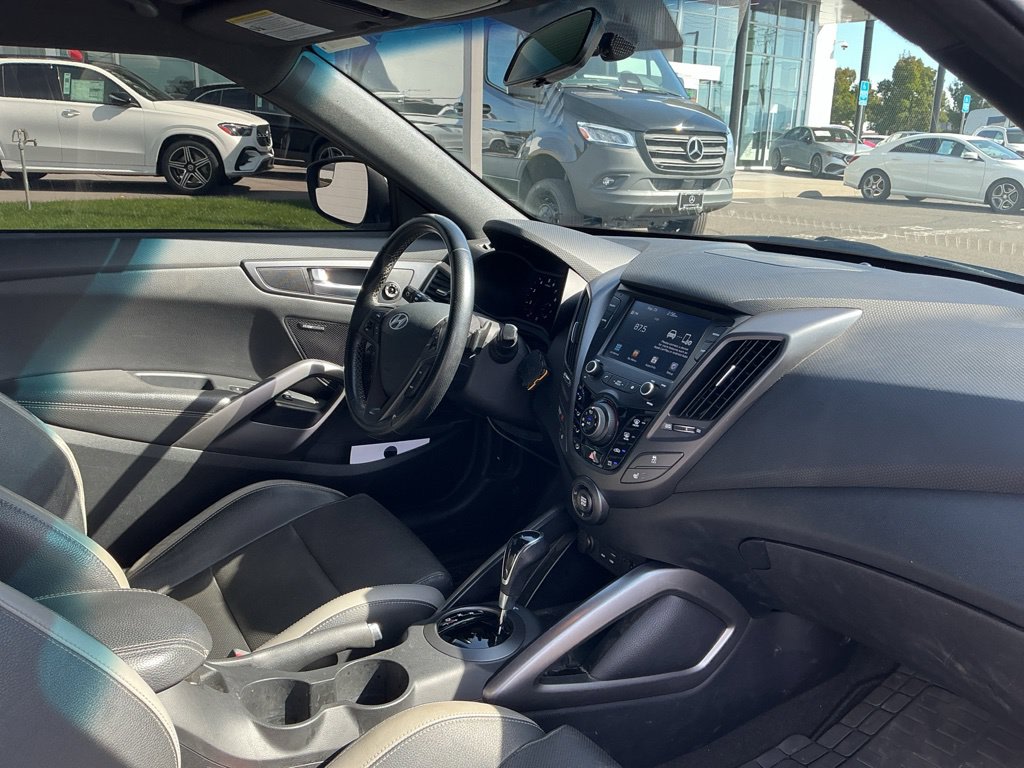 Thumbnail: 2017 Hyundai Veloster - 25