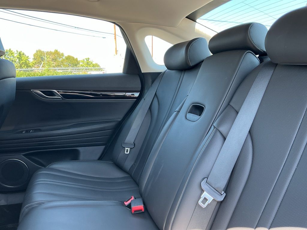 Thumbnail: 2023 Genesis G80 - 29