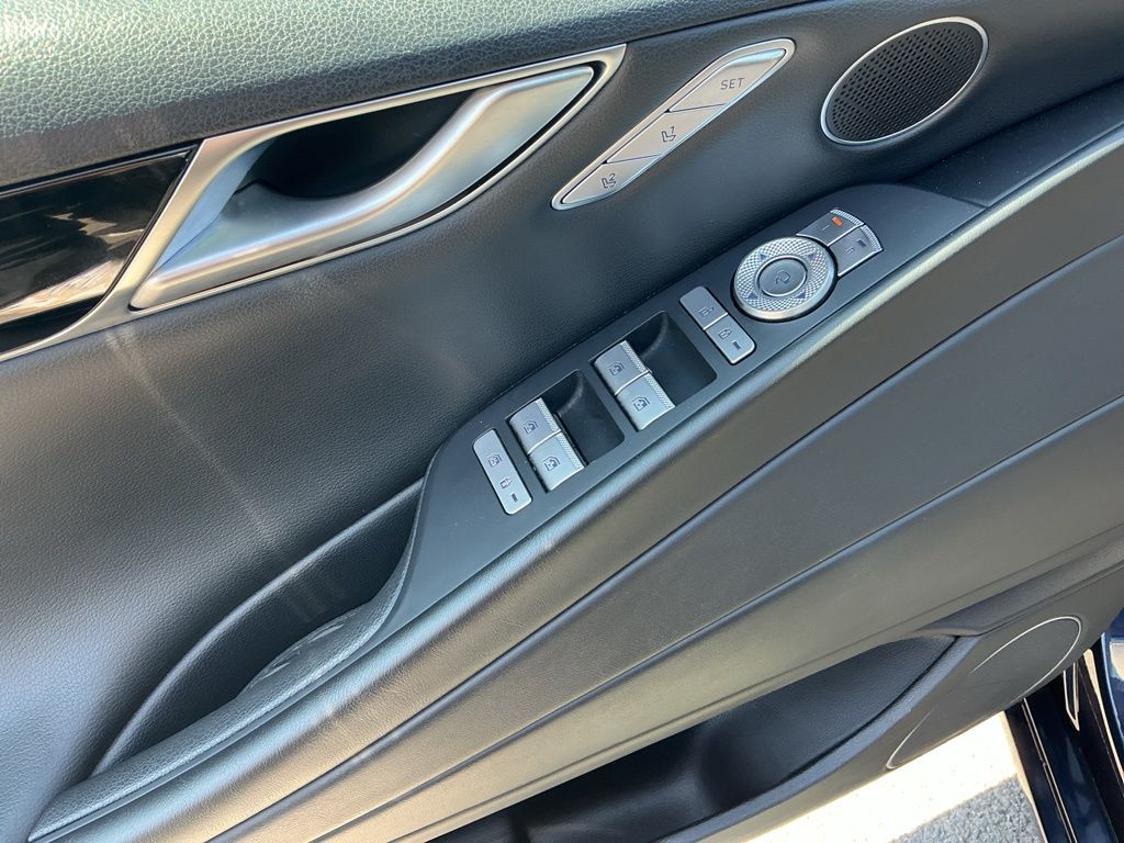 Thumbnail: 2023 Genesis G80 - 25