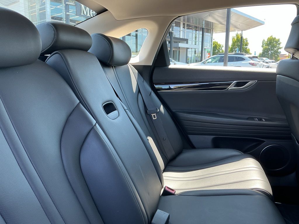 Thumbnail: 2023 Genesis G80 - 11