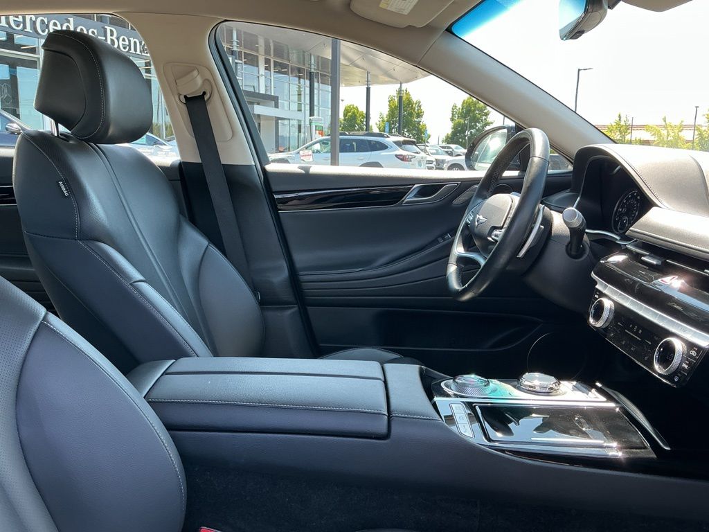 Thumbnail: 2023 Genesis G80 - 26