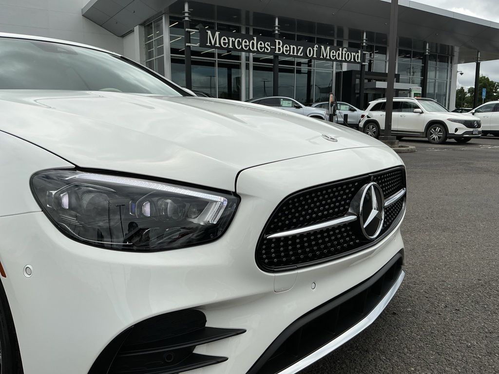 Thumbnail: 2023 Mercedes-Benz E-Class - 17