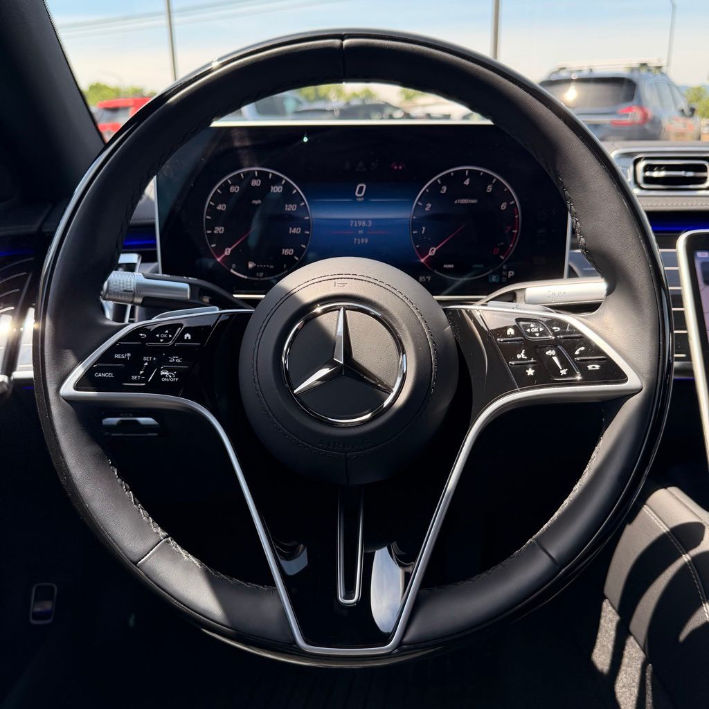 Thumbnail: 2024 Mercedes-Benz S-Class - 9