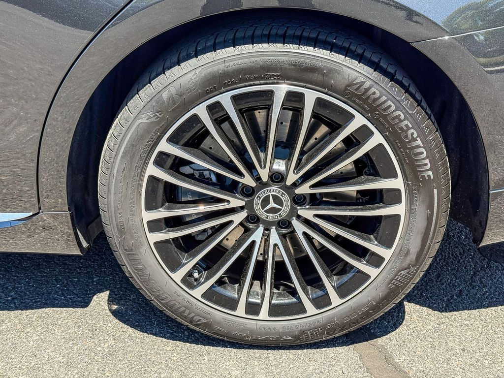 Thumbnail: 2024 Mercedes-Benz S-Class - 7