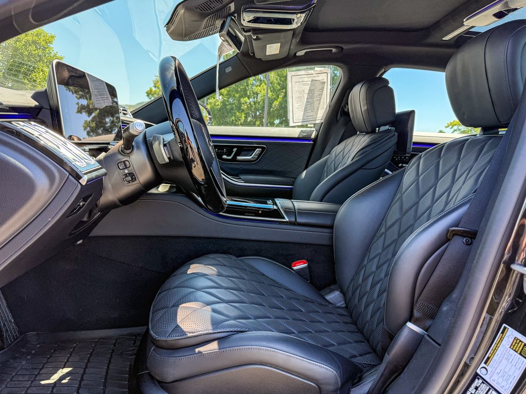 Thumbnail: 2024 Mercedes-Benz S-Class - 46
