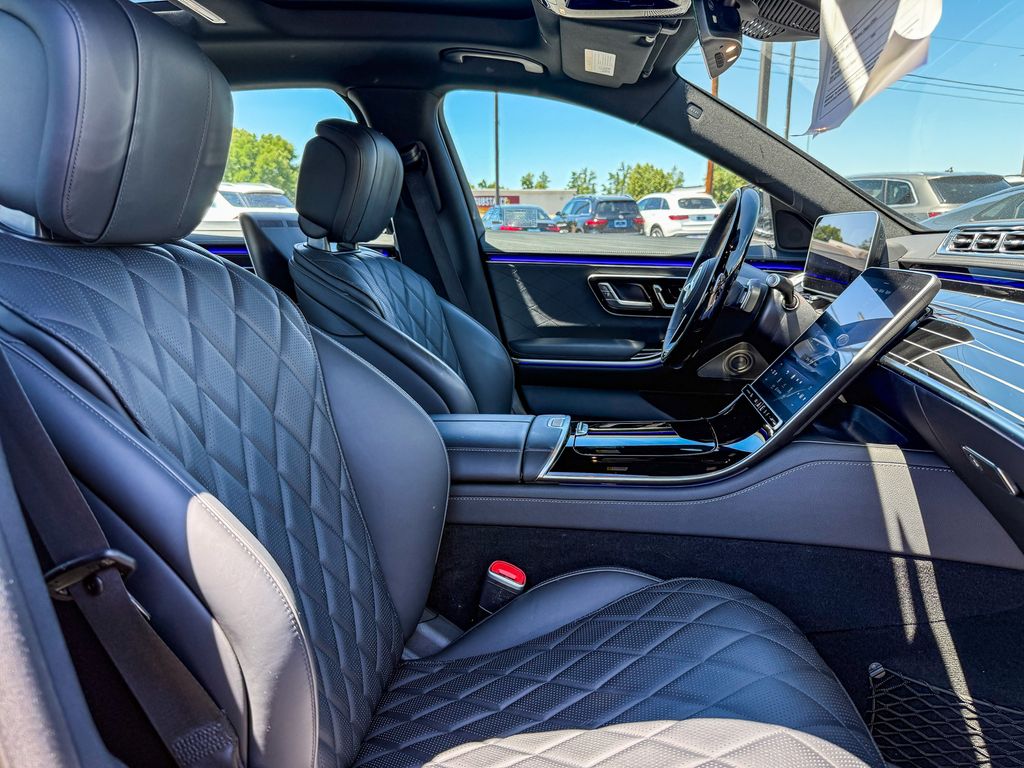 Thumbnail: 2024 Mercedes-Benz S-Class - 43