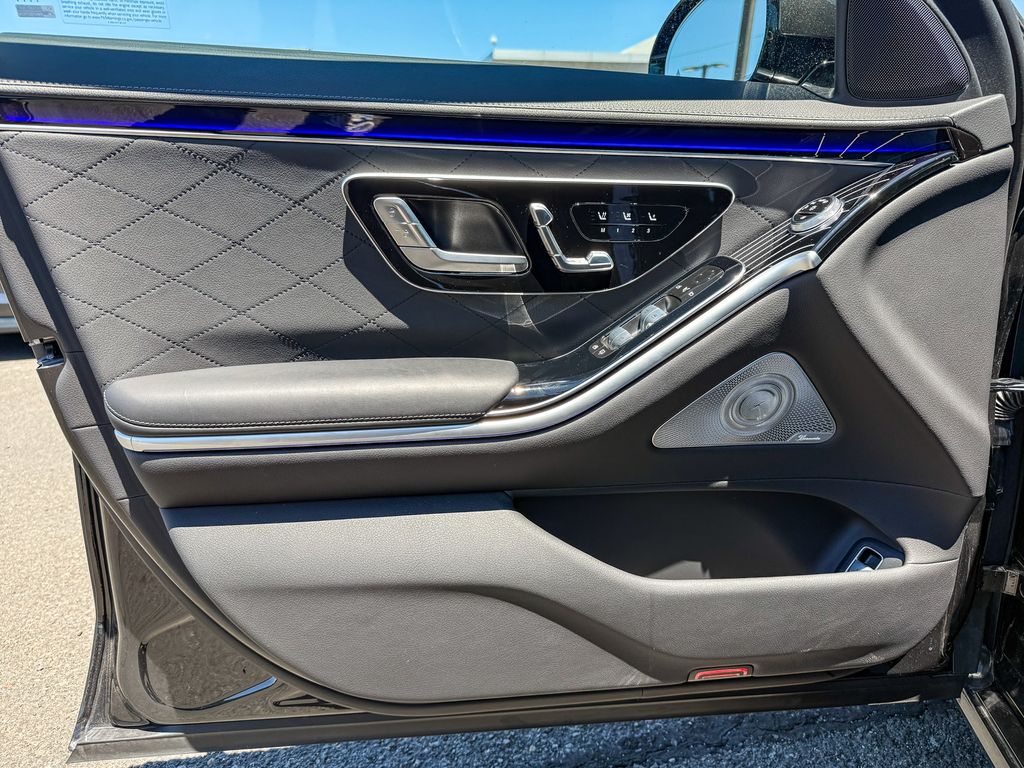 Thumbnail: 2024 Mercedes-Benz S-Class - 47