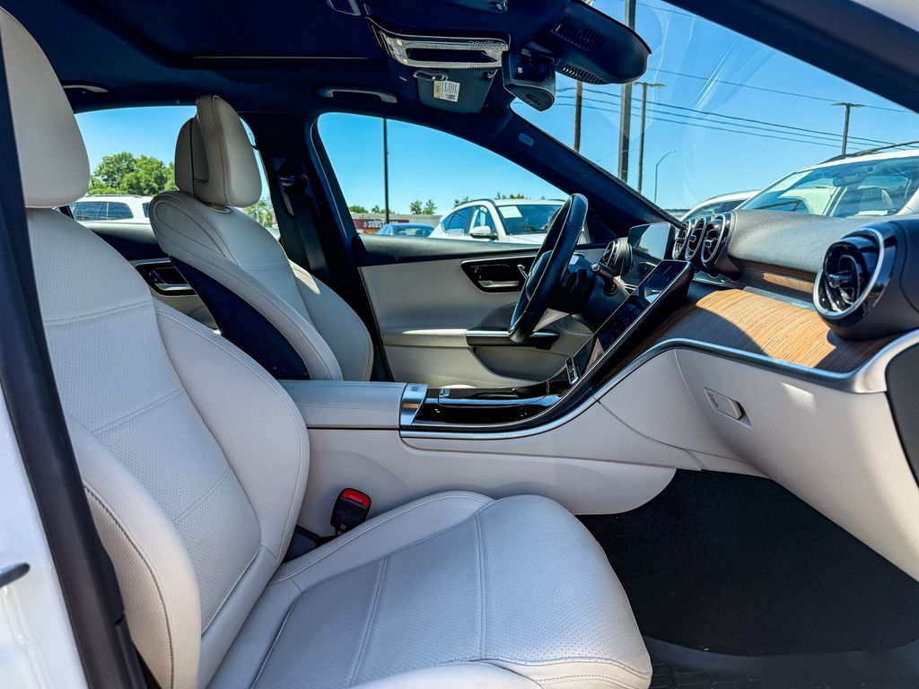 Thumbnail: 2023 Mercedes-Benz C-Class - 10