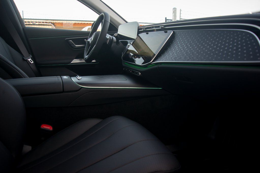 Thumbnail: 2025 Mercedes-Benz E-Class - 12