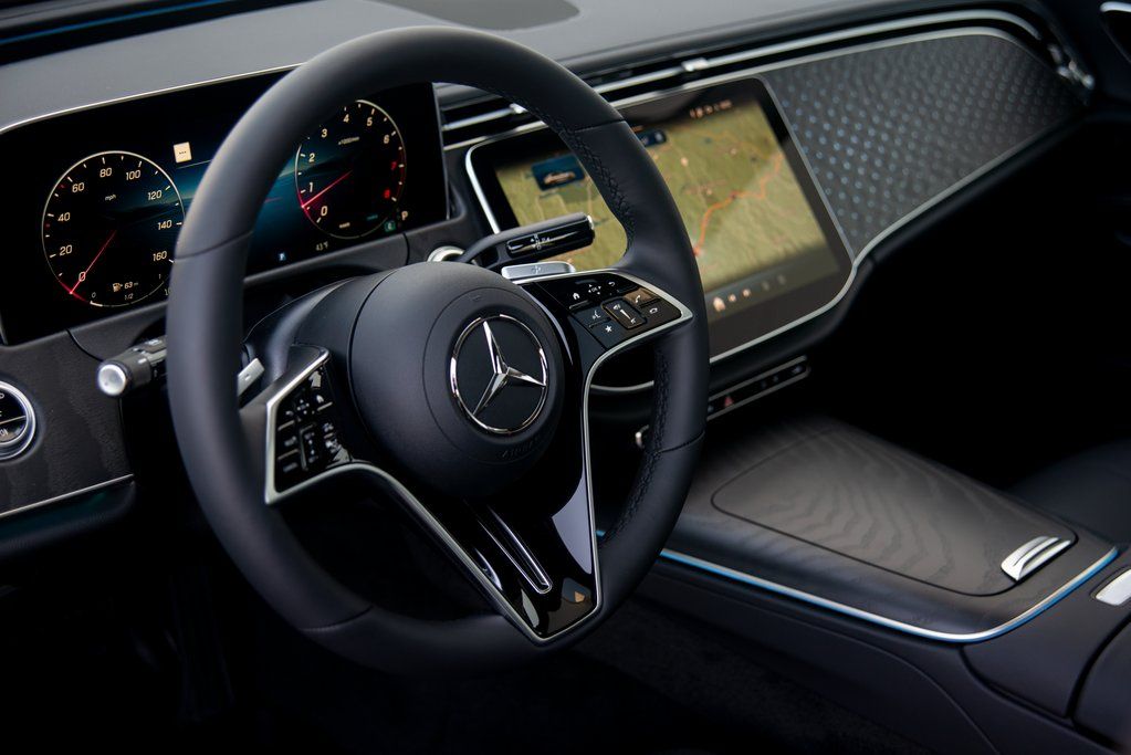 Thumbnail: 2025 Mercedes-Benz E-Class - 30