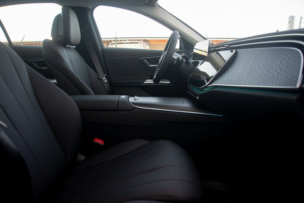 Thumbnail: 2025 Mercedes-Benz E-Class - 9