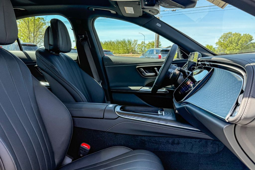 Thumbnail: 2026 Mercedes-Benz E-Class - 9