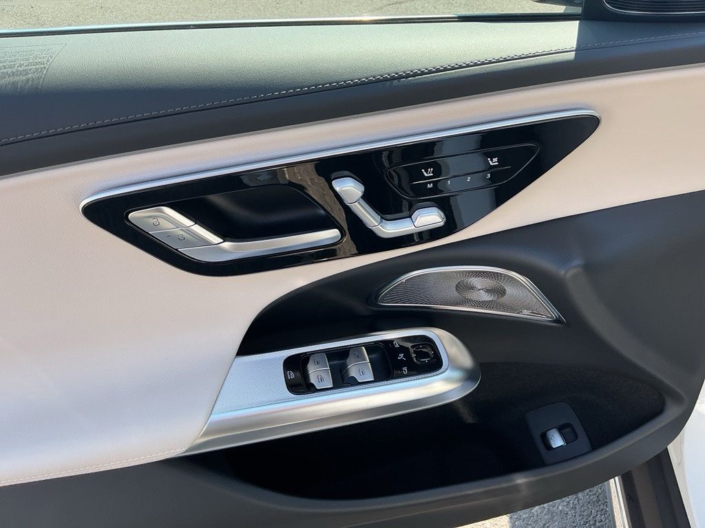 Thumbnail: 2026 Mercedes-Benz E-Class - 21
