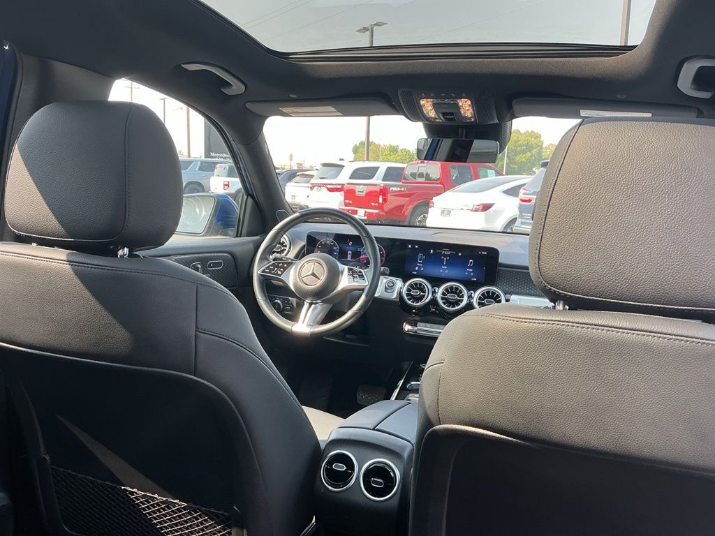 Thumbnail: 2024 Mercedes-Benz GLB - 2