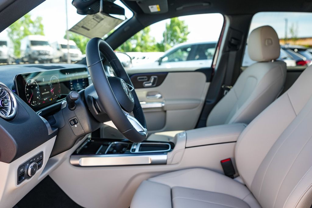 Thumbnail: 2026 Mercedes-Benz GLB - 10