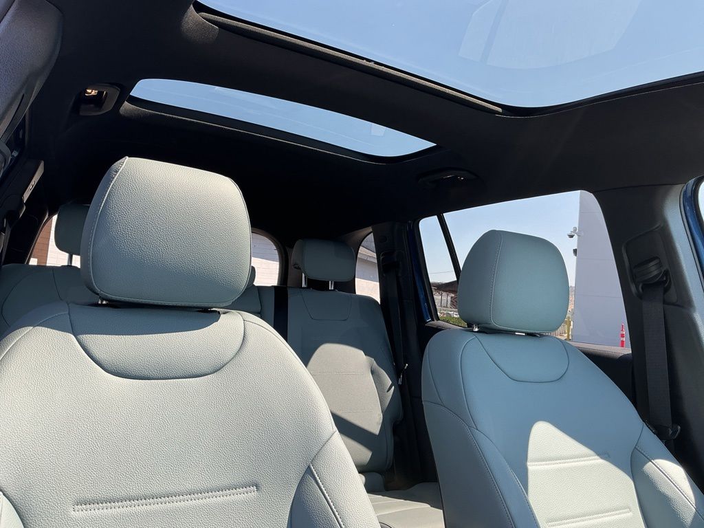 Thumbnail: 2026 Mercedes-Benz GLB - 25