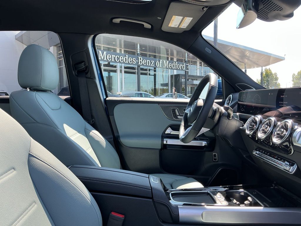 Thumbnail: 2026 Mercedes-Benz GLB - 10
