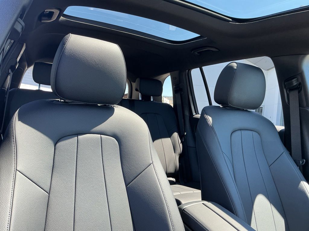 Thumbnail: 2026 Mercedes-Benz GLB - 25