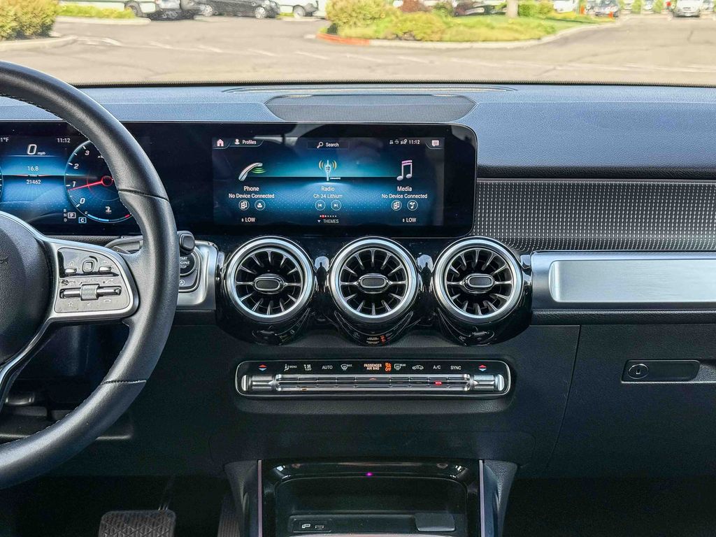 Thumbnail: 2022 Mercedes-Benz GLB - 11