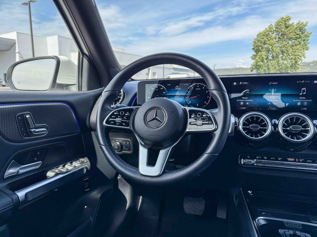 Thumbnail: 2022 Mercedes-Benz GLB - 8