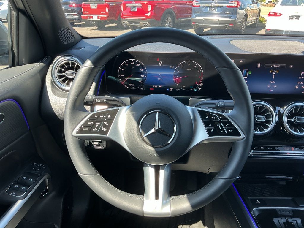 Thumbnail: 2026 Mercedes-Benz GLB - 9