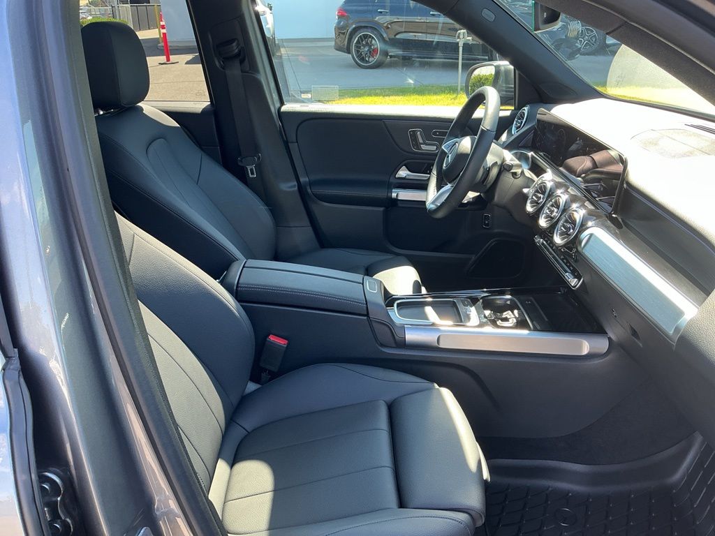 Thumbnail: 2026 Mercedes-Benz GLB - 25