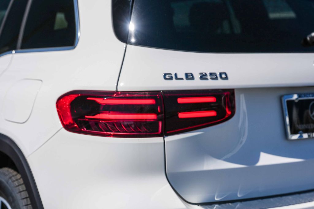 Thumbnail: 2026 Mercedes-Benz GLB - 19
