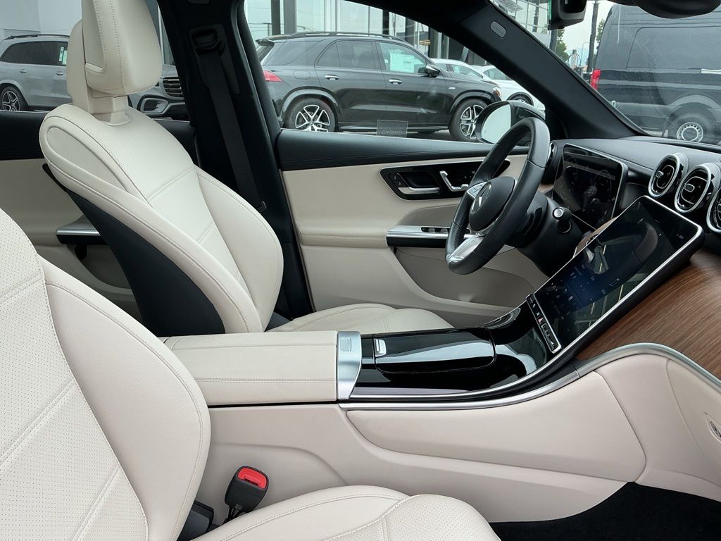 Thumbnail: 2024 Mercedes-Benz GLC - 22