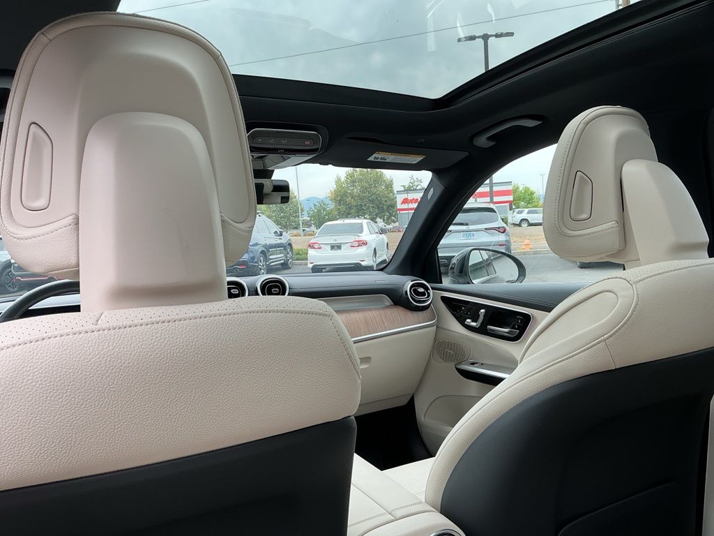 Thumbnail: 2024 Mercedes-Benz GLC - 27