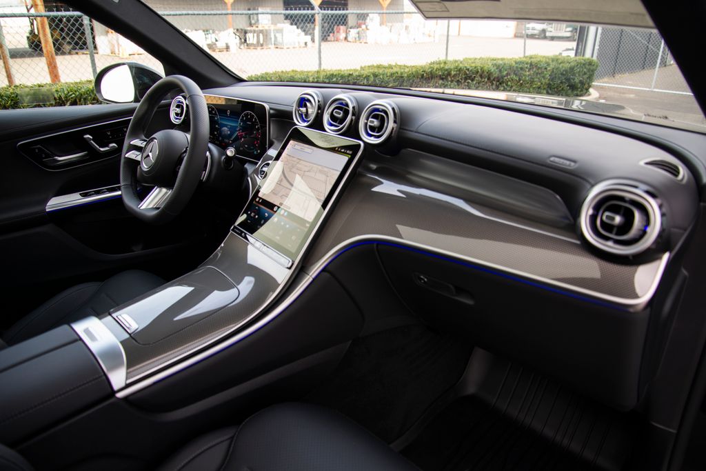 Thumbnail: 2026 Mercedes-Benz GLC - 21
