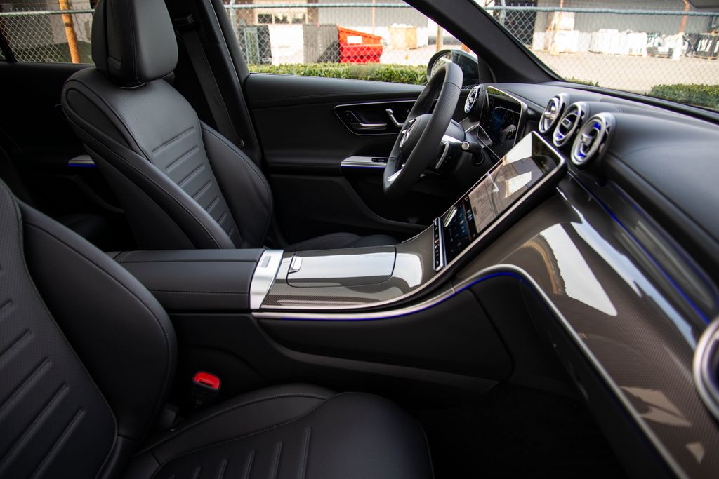Thumbnail: 2026 Mercedes-Benz GLC - 8