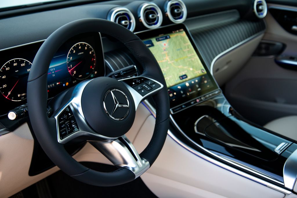 Thumbnail: 2026 Mercedes-Benz GLC - 7