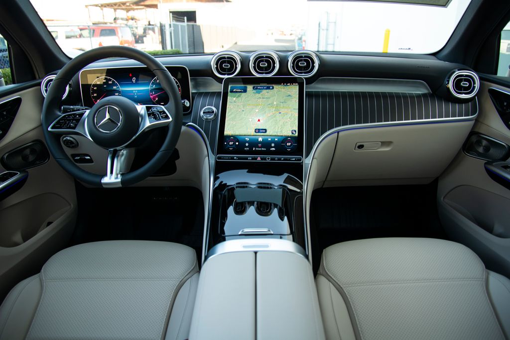 Thumbnail: 2026 Mercedes-Benz GLC - 11