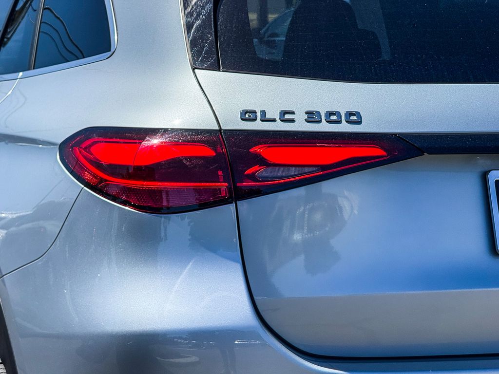 Thumbnail: 2025 Mercedes-Benz GLC - 19