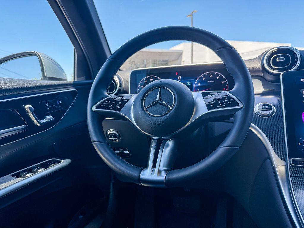 Thumbnail: 2025 Mercedes-Benz GLC - 8