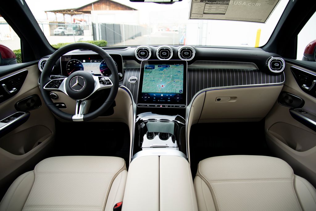 Thumbnail: 2026 Mercedes-Benz GLC - 11