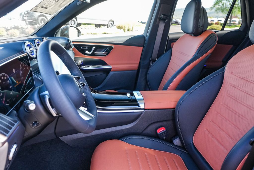 Thumbnail: 2026 Mercedes-Benz GLC - 9