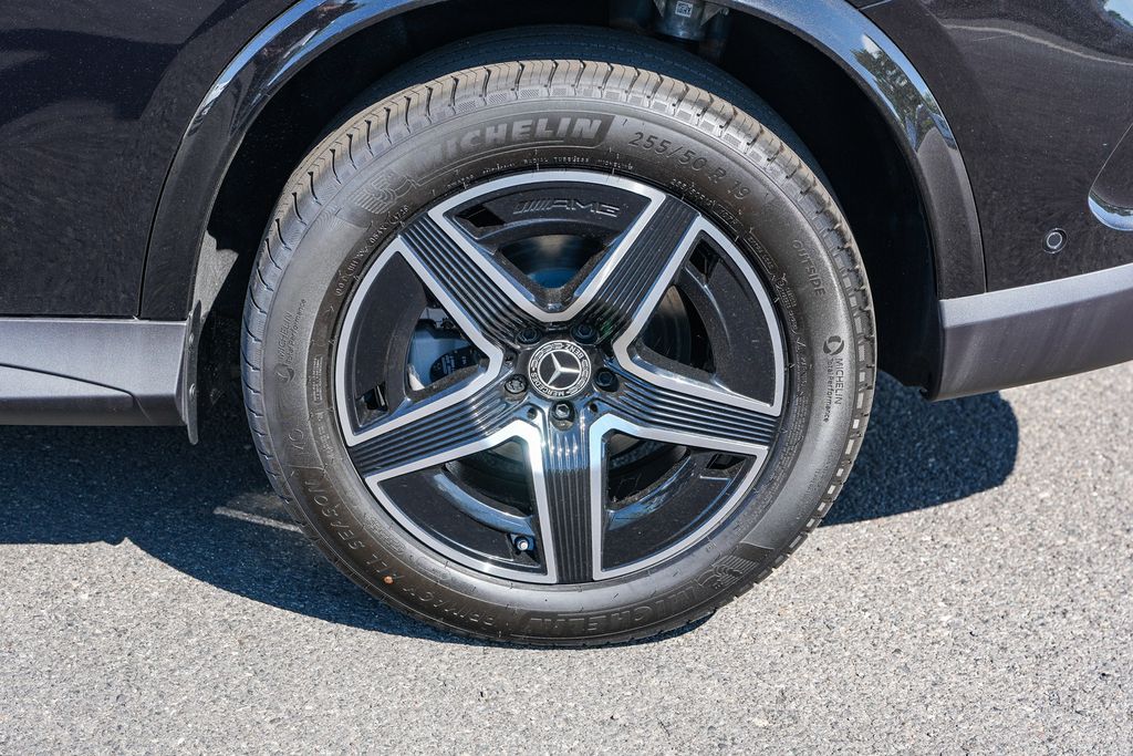 Thumbnail: 2026 Mercedes-Benz GLC - 6