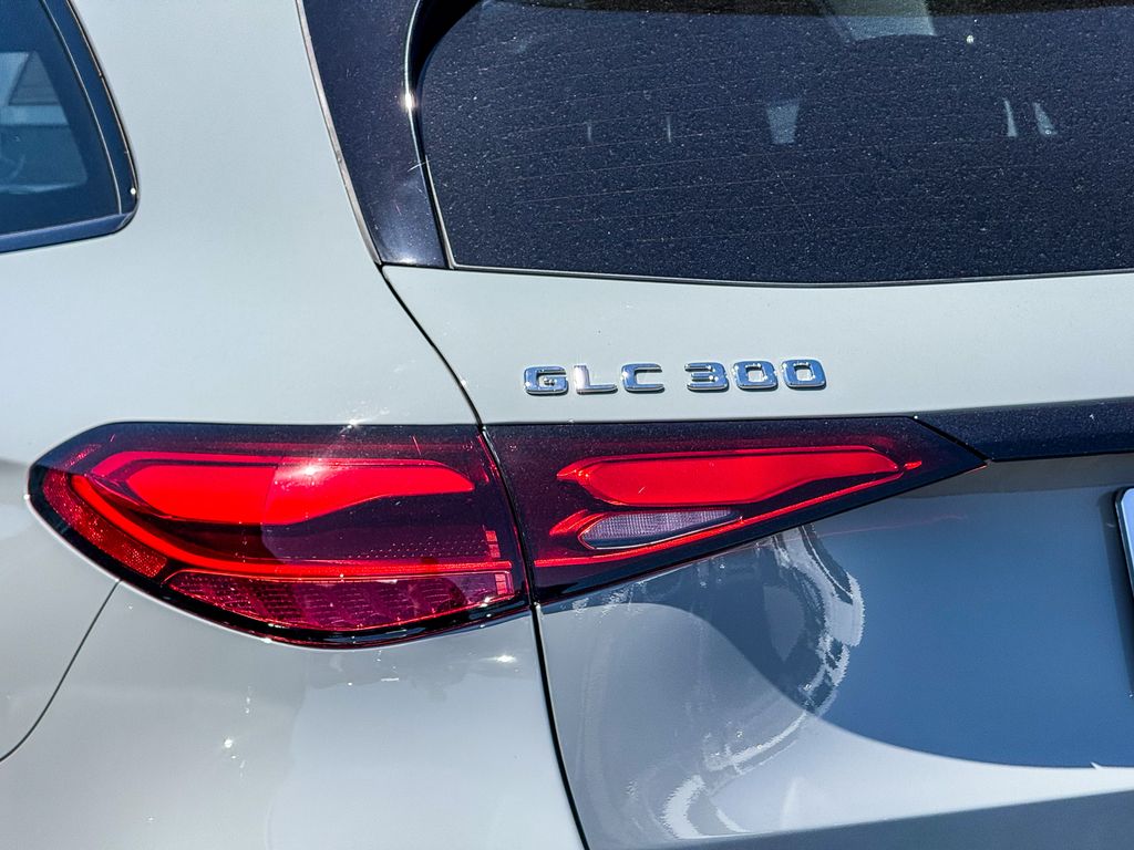 Thumbnail: 2026 Mercedes-Benz GLC - 10
