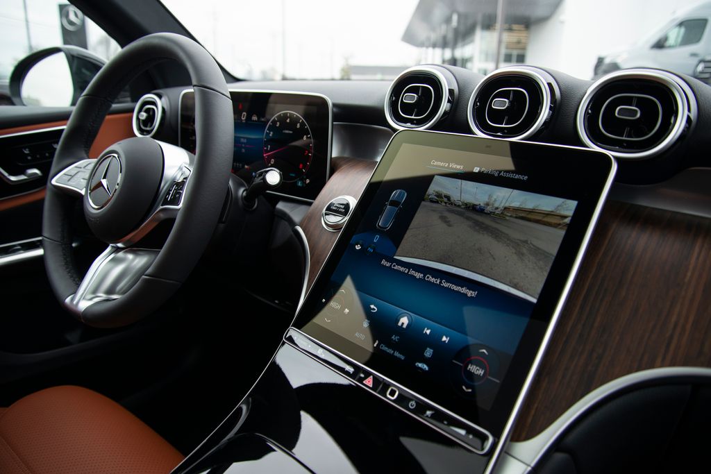 Thumbnail: 2026 Mercedes-Benz GLC - 22