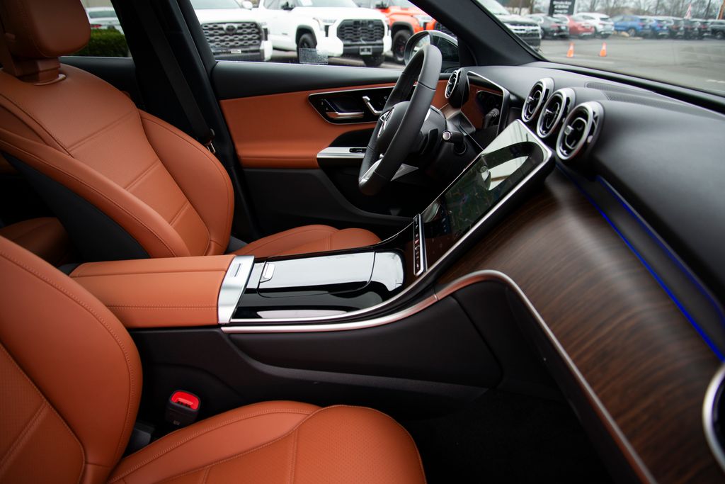 Thumbnail: 2026 Mercedes-Benz GLC - 21