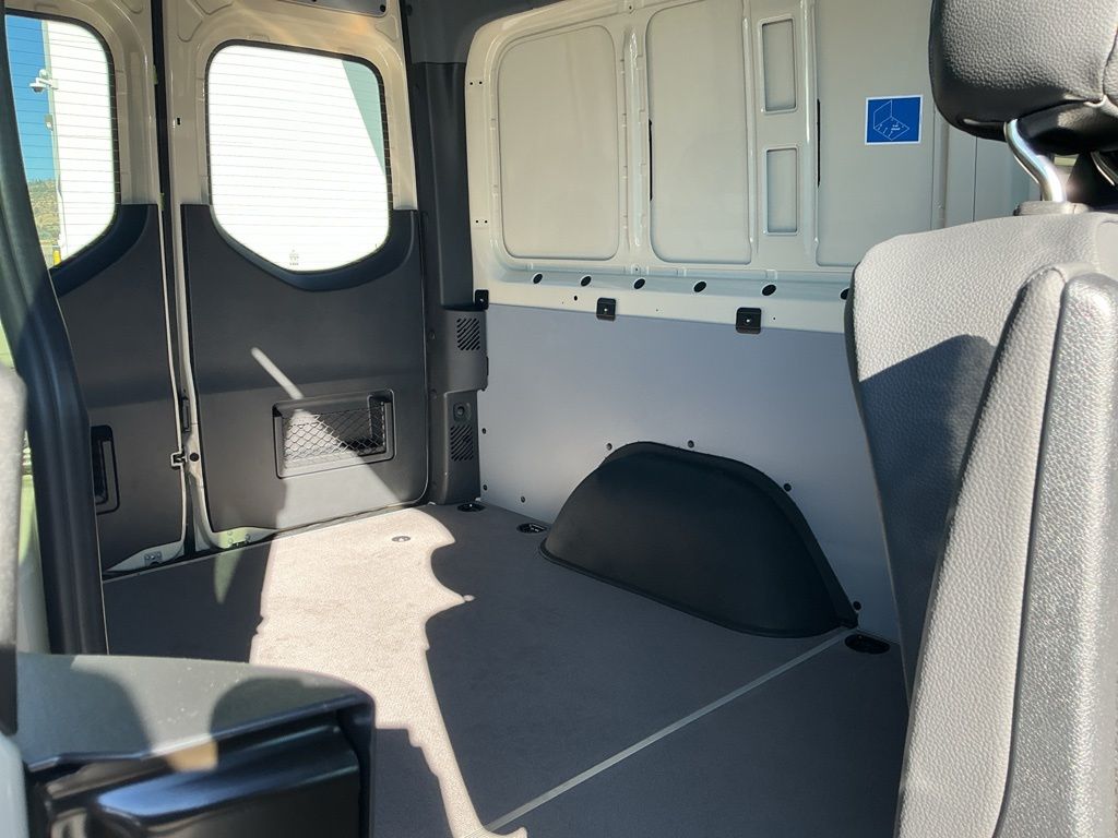 Thumbnail: 2026 Mercedes-Benz Sprinter - 28