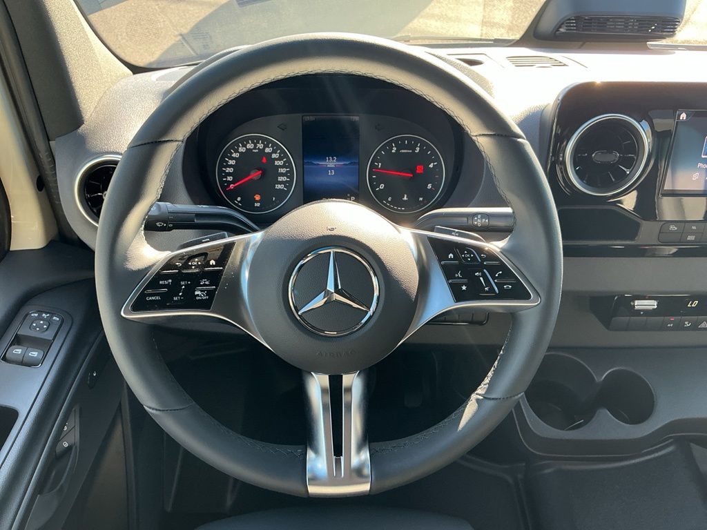 Thumbnail: 2026 Mercedes-Benz Sprinter - 9