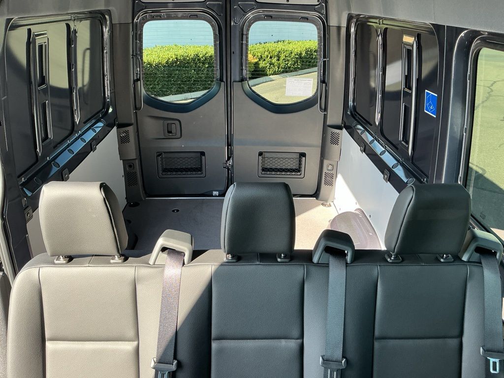 Thumbnail: 2025 Mercedes-Benz Sprinter - 28
