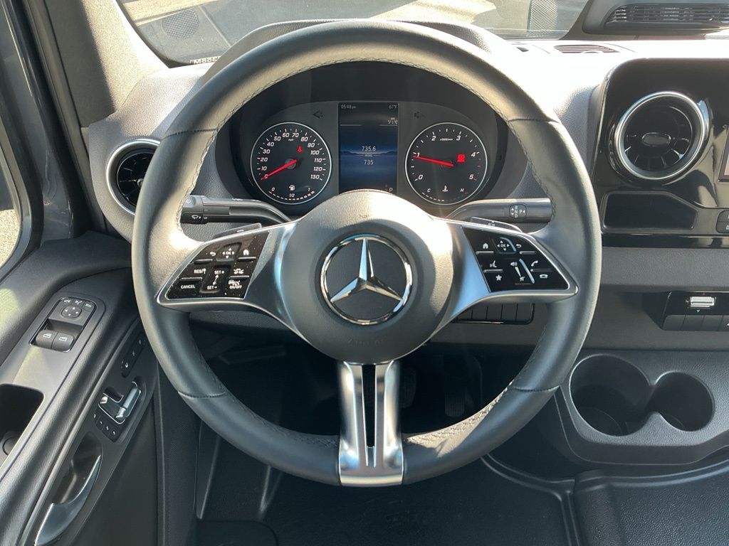 Thumbnail: 2025 Mercedes-Benz Sprinter - 9