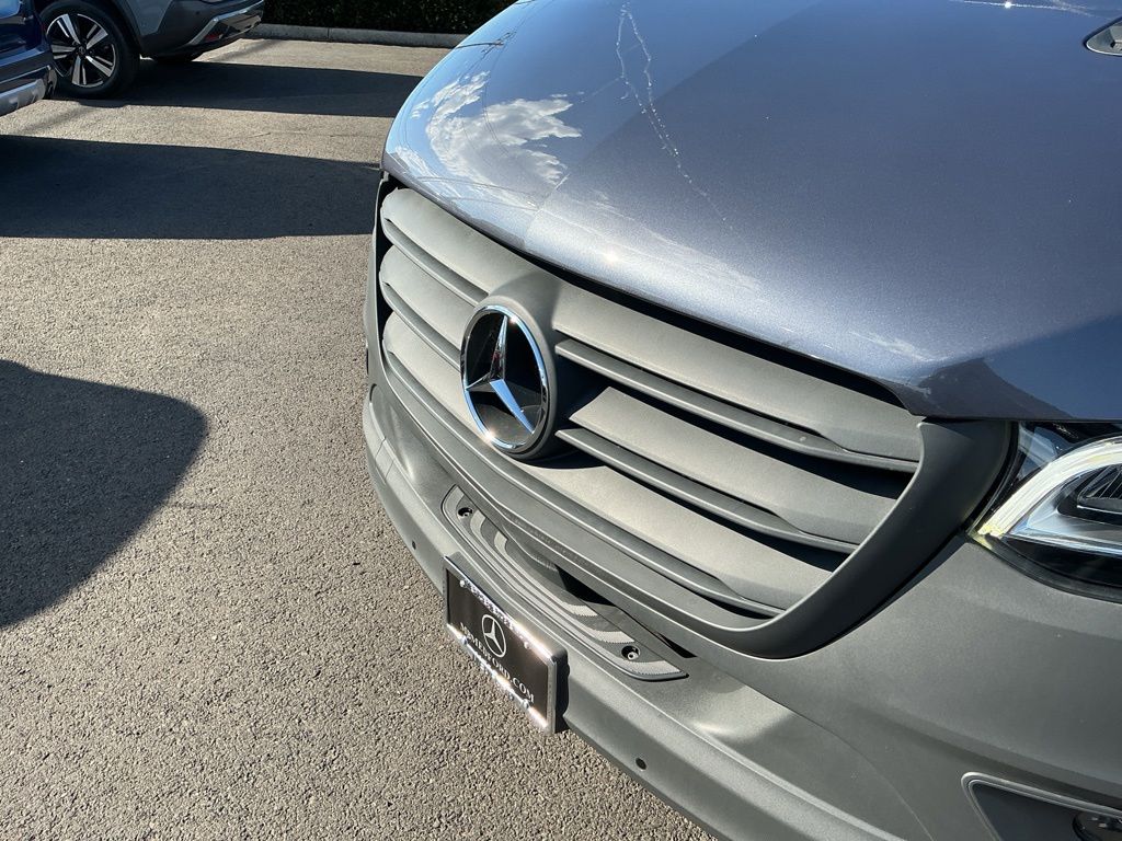 Thumbnail: 2025 Mercedes-Benz Sprinter - 16