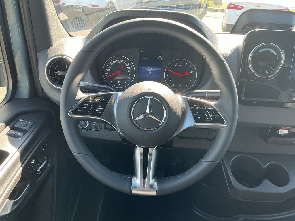 Thumbnail: 2026 Mercedes-Benz Sprinter - 7